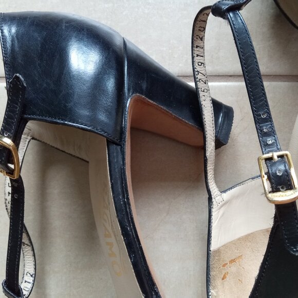 Vintage Salvatore Ferragamo Women's Black T-Strap Pumps - Picture 14 of 16